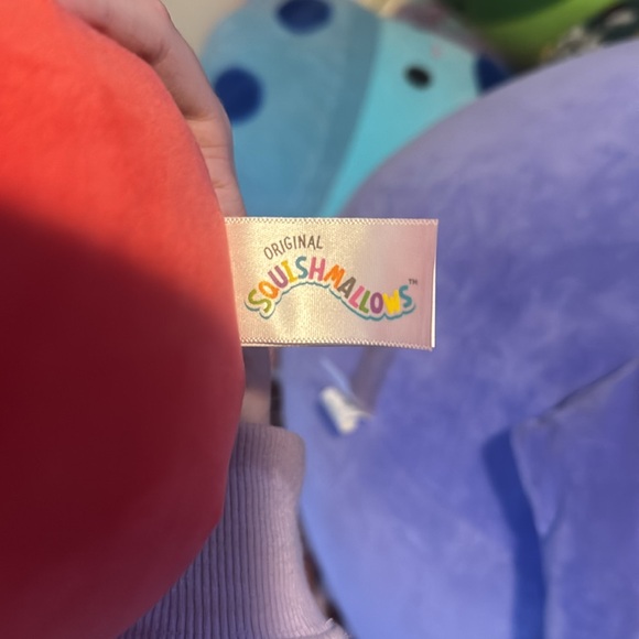 Carrie the gift bag, Santa’s gift bag holiday squishmallow NWT - Picture 9 of 10